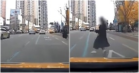 과실이 7대 3?…1차로 서 있는 택시 타겠다고 갑자기 도로에 뛰어든 보행자