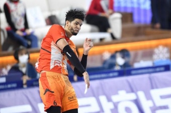 ‘환골탈태’ 레오, 37득점 맹활약…대한항공전 부진 탈출