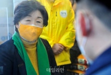 시화공단 노동자들과 대화하는 심상정 대선 후보