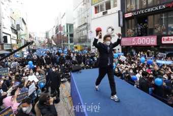 막판 PK 표심 잡기 나선 이재명