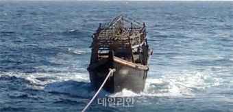 北 경비정, 4차례 경고통신에도 NLL 침범…