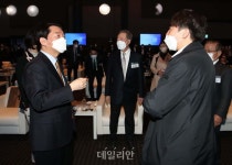 인사하는 안철수-이준석