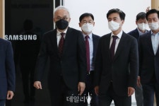 삼성디스플레이 방문한 김태흠 천안아산을 삼성도시로 육성하고 싶다