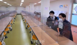 조희연 서울시 교육감, 중학교 급식실 방역 점검
