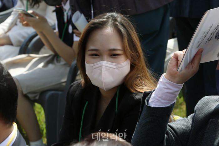 여서정, 어깨 부상에도 투혼 발휘하며 2024 파리 올림픽 도마 7위 따끔한 결과 수렴