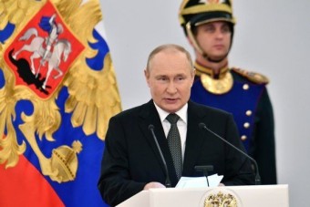 푸틴, 우크라 전국민 러 국적 취득 간소화…통제 하에 두려나