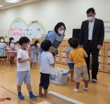 아빠 어느 회사 다니니? 사내 어린이집 방문한 이재용
