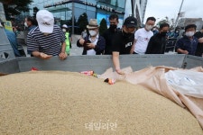 총궐기 대회 참석해도 쌀에 진심인 농민들