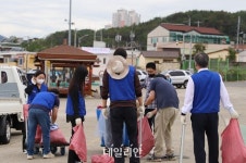 한국수산자원공단, 기장군 이동항 일대 해변 정화 활동