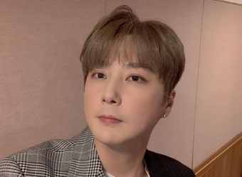 신화 멤버 신혜성, 음주 측정 거부하다 체포…타고 있던 차량에도 문제가?