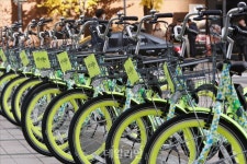 집값 떨어져요 장사에 방해돼요…민원에 사라지는 따릉이 대여소