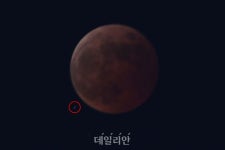 블러드문 옆, 모습 드러낸 천왕성