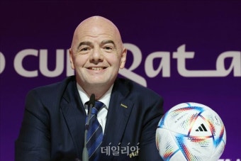 인판티노 FIFA 회장, 대한축구협회 회장에게 2026 북중미 월드컵 본선 진출 축하 서신 전달