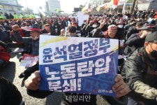 민노총 총력투쟁 힘 빠지나…화물연대 총파업 독려에도 열기 저조