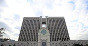 여고생 제자에게 속옷 패션쇼 영상 보낸 男교사…법원 음란물 아냐