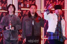 래퍼 기리보이·더콰이엇·우원재, 시바스 리갈 길 팝업스토어 포토월