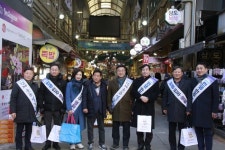 윤호중 의원, 구리전통시장과 남양시장 찾아 상인들 만나
