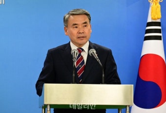 공동기자회견 갖는 이종섭 국방부 장관