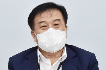 안철수, 대통령실 친명 유튜버 출입 비판...보수 유튜버도 입장권 주장