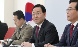 주호영, 이재명 체포동의안 표결 앞두고 상한 과일 도려내야