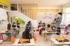 일상으로 돌아간 학교…전국 초중고 4년 만에 노 마스크 대면 입학