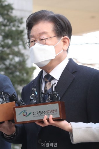 이재명 민주당 대표, '공직선거법 위반' 첫 공판 출석