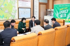 이천시장 부발읍 찾아 김경희 시장의 사이다 토크 열어