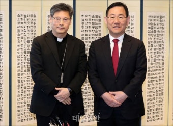 주호영 국민의힘 원내대표, 정순택 대주교 예방