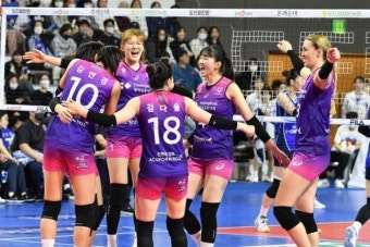 ‘김연경+7번째 선수’ 흥국생명, 도로공사 질주 멈춰 세우나