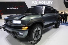 KG모빌리티, 지속가능성 담은 F100 콘셉트 카 공개