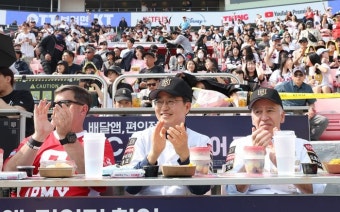 김동연, 골드버그 美 대사와 ‘야구 외교’…프로야구 개막전 관람