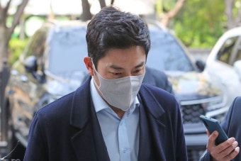 '핑클 성유리 남편' 안성현 구속영장…코인업체 뒷돈 수수의혹