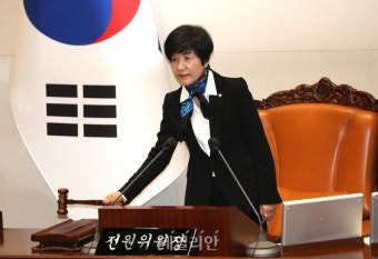 전원위원회 개회하는 김영주 전원위원장