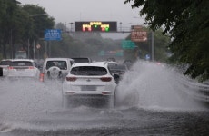 집중호우로 올림픽대로 여의상류IC 양방향 통제…동부간선도로는 통행재개
