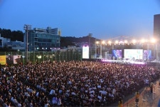 [포토] 성남시, 12일 한 여름밤 무더위 씻는 ‘2023 피크닉콘서트’