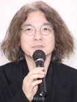 질문에 답하는 이와이 슌지 감독[28th BIFF]