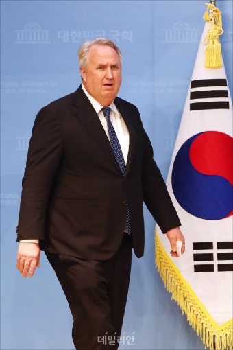 국민의힘 혁신위 관련 발표 입장하는 인요한 혁신위원장