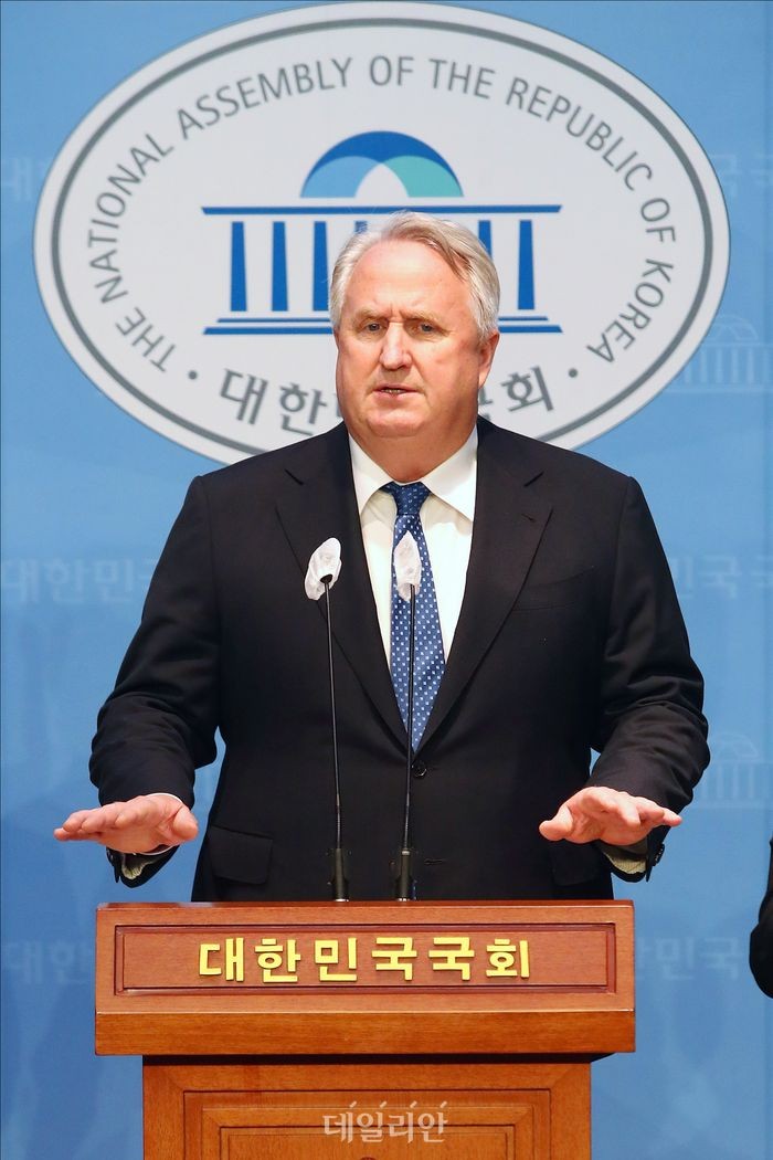 국민의힘이 윤희숙을 혁신위원장, 황우여를 선거관리위원장으로 임명하여 새로운 혁신 시대 준비함