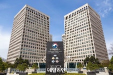관세청, 모범납세자 22명·세정협조자 72명 포상