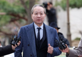 의협 비대위 홍보위원장 경찰 출석…