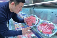 롯데마트, 3.7 참치데이 맞아 1만원대 참치회 판매