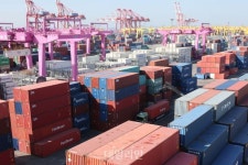 2월 산업생산 넉달째 증가 ‘반도체 효과’…투자 10.3%↑(종합)