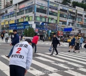 [동행취재] 보정동 중통령 향해 고3 저도 유권자!…강철호, 찐 용인사람 인증