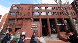 ‘파랑새극장’이라는 이름의 무게감 [공간을 기억하다]