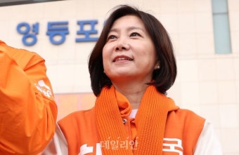 지지 호소하는 허은아 개혁신당 영등포갑 후보