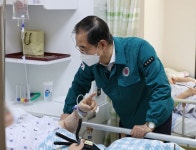 한 총리, 두 번째 국군수도병원 방문…외상환자 치료역할 당부