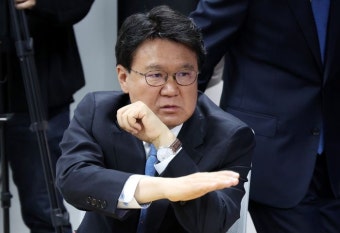 조국혁신당, 22대 국회 첫 원내대표로 황운하 선출