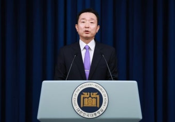 윤 대통령, 취임 2주년 기자회견 한다…대통령실 