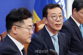 인사말하는 홍철호 대통령실 정무수석
