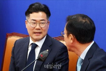 인사말하는 박찬대 더불어민주당 원내대표